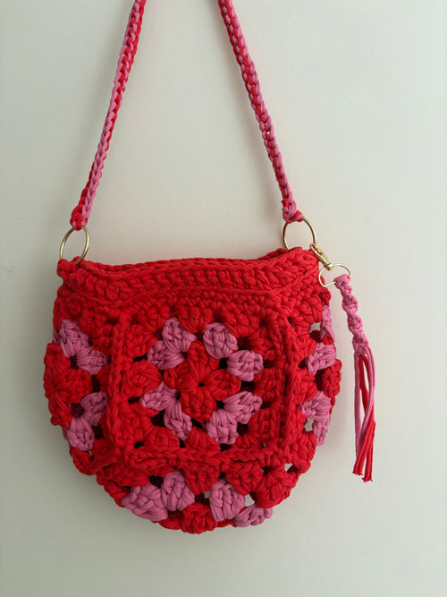 Granny square chunky T-shirt yarn bag